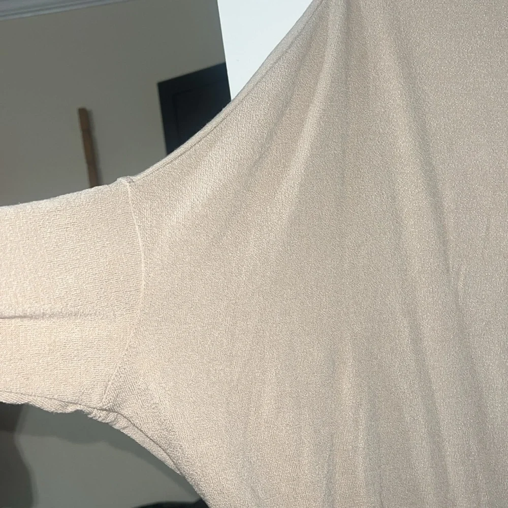 Super Soft Lightweight Top - Picture 3 of 4